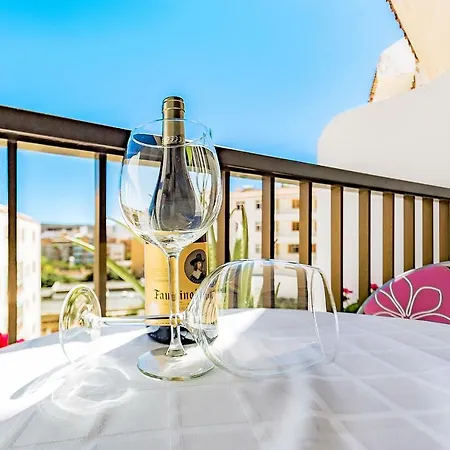 Nirvana In Centre Of Los Cristianos لوس كريستيانوس