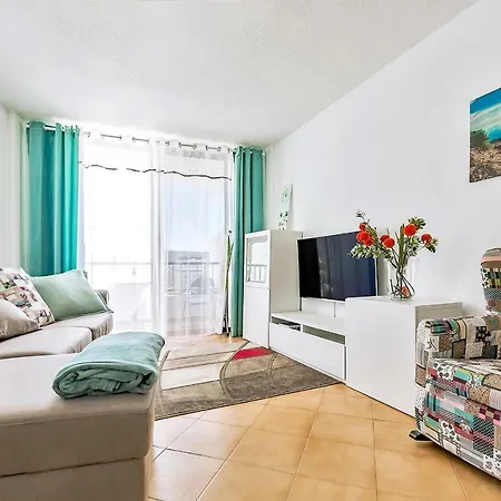 Nirvana In Centre Of Los Cristianos * لوس كريستيانوس