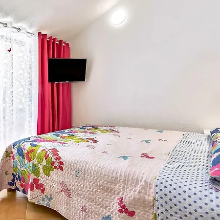 Nirvana In Centre Of Los Cristianos * لوس كريستيانوس